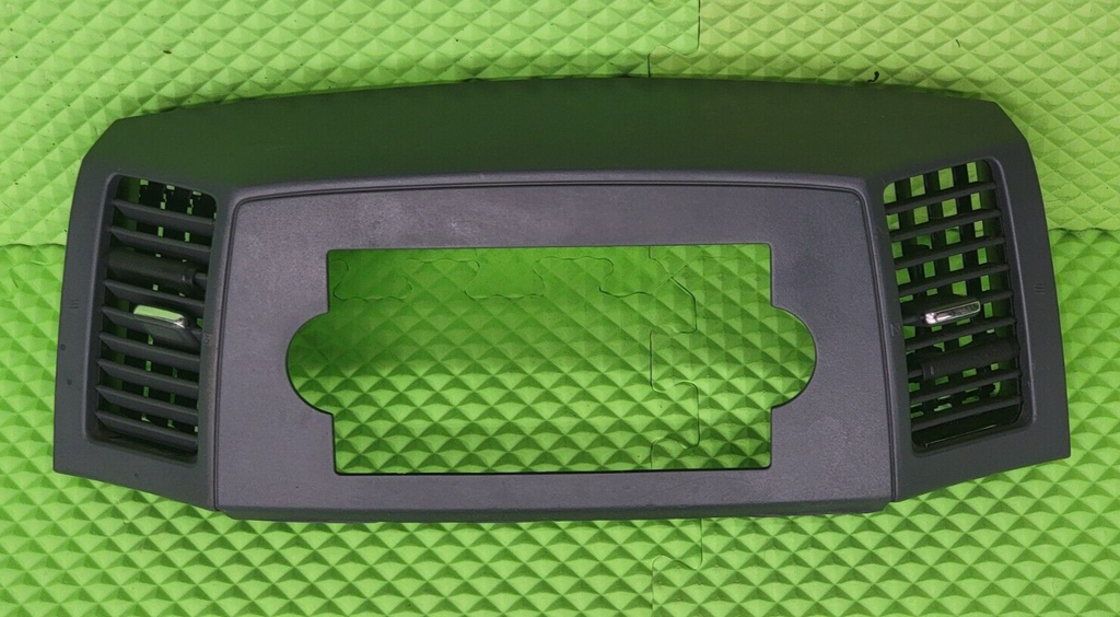 🔥05-07 Jeep Grand Cherokee Radio Dash Bezel Trim Surround Vent SLATE GRAY B30