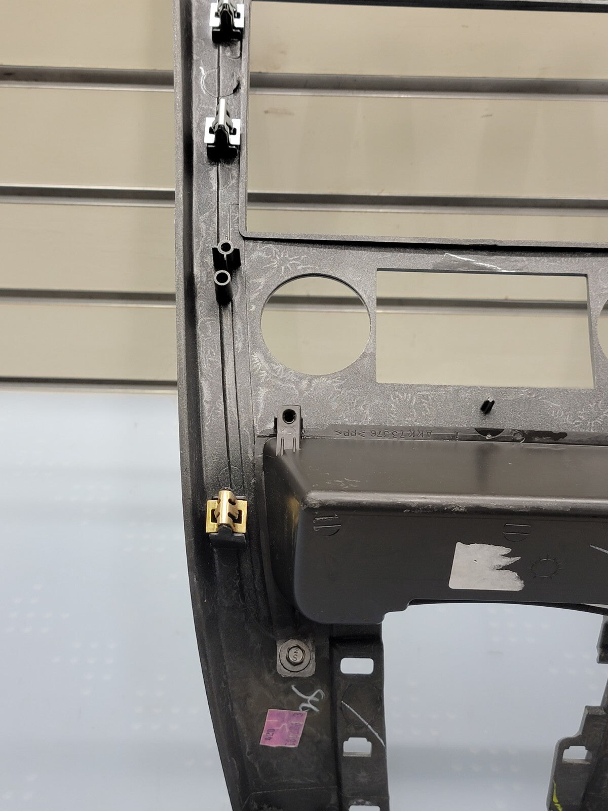 07-09 Chevrolet Equinox Center Dash Radio Climate Bezel Surround Trim silver