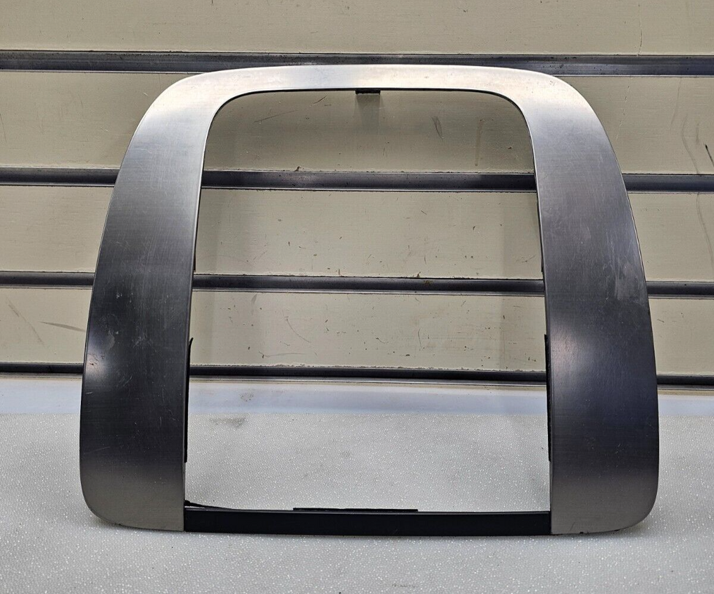 🔥07-13 SILVERADO TAHOE YUKON FRONT CENTER DASH RADIO BEZEL TRIM ASSEMBLY SILVER