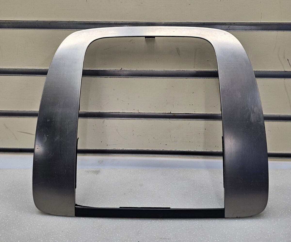 🔥07-13 SILVERADO TAHOE YUKON FRONT CENTER DASH RADIO BEZEL TRIM ASSEMBLY SILVER