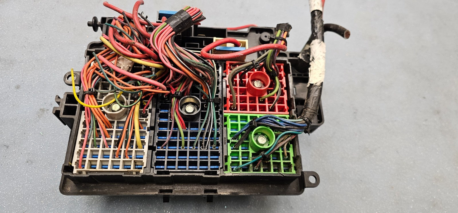 🔥06-07 Chevy Silverado Sierra Power Module Engine Unit Fuse Relay Box Junction
