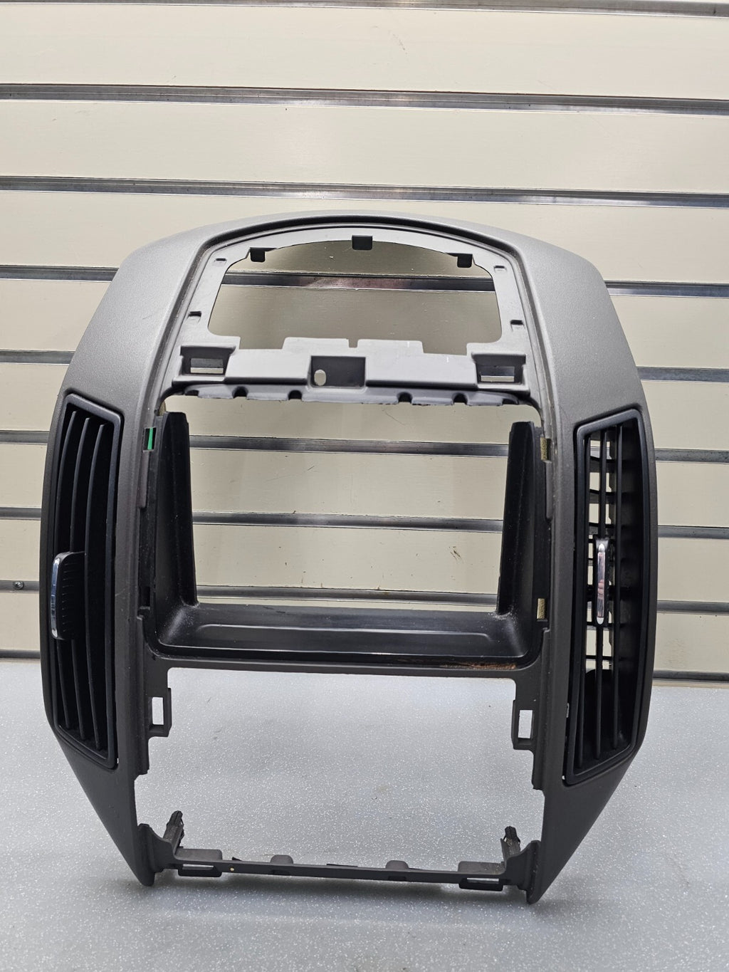 07-10 Ford Edge Center Front Dash Radio Bezel Trim Storage Climate Control Gray
