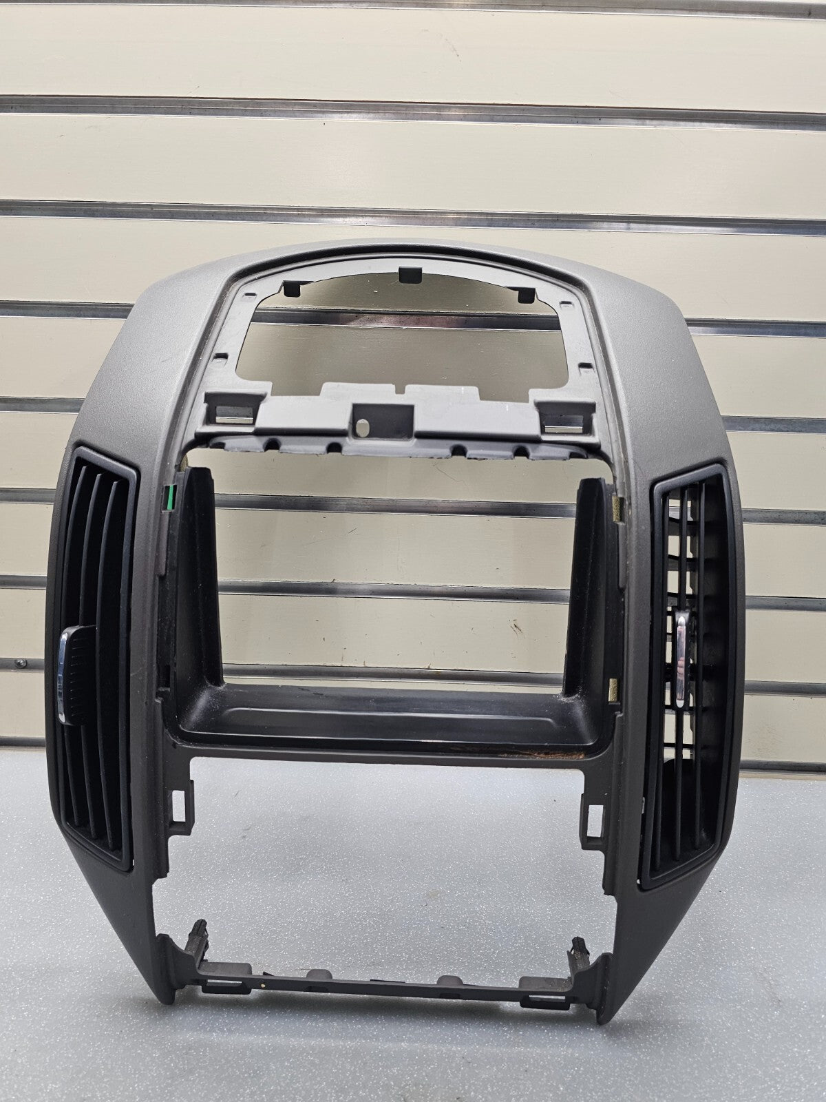 07-10 Ford Edge Center Front Dash Radio Bezel Trim Storage Climate Control Gray