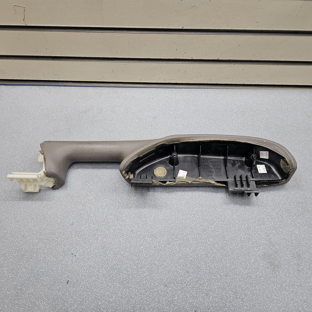 🔥03-06 Silverado SIERRA TAHOE Door Panel ARMREST Front RIGHT Handle LT GRAY H2