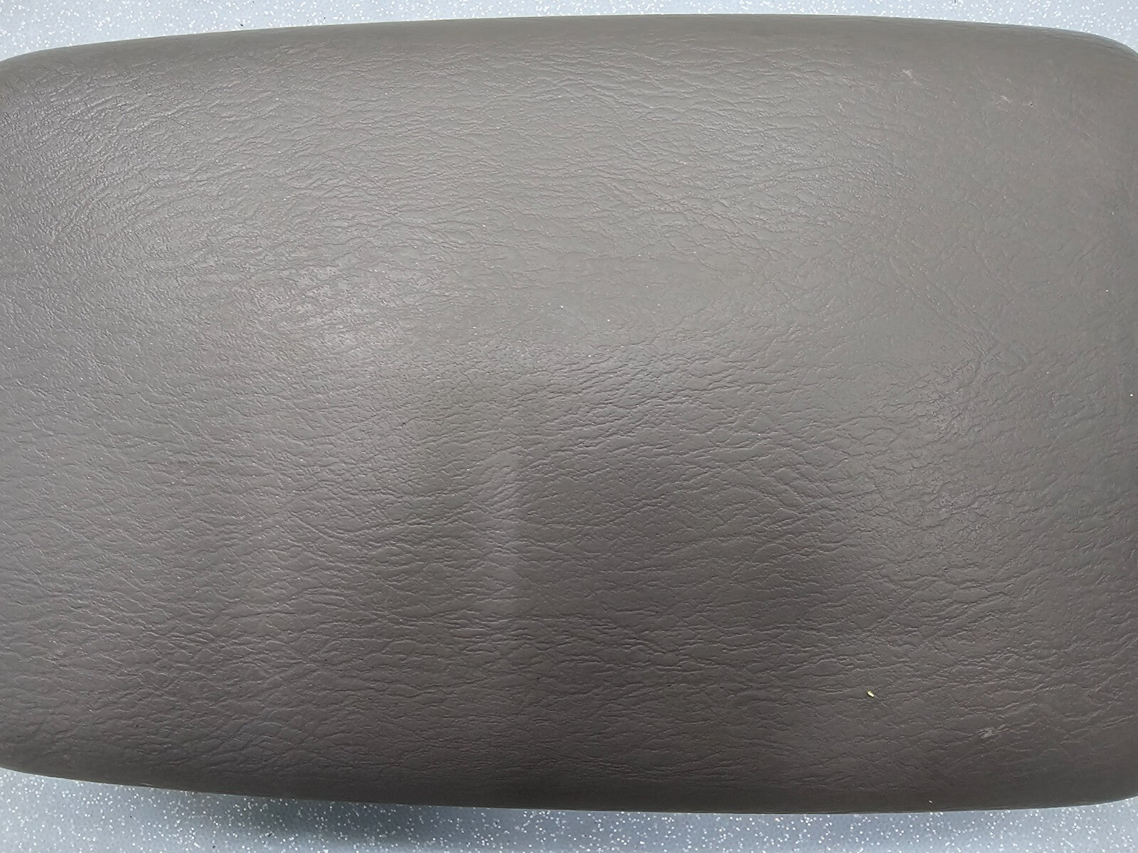 🔥02-07 Jeep Liberty Front Center Console Arm Rest Cover Lid Assembly DK TAN OEM