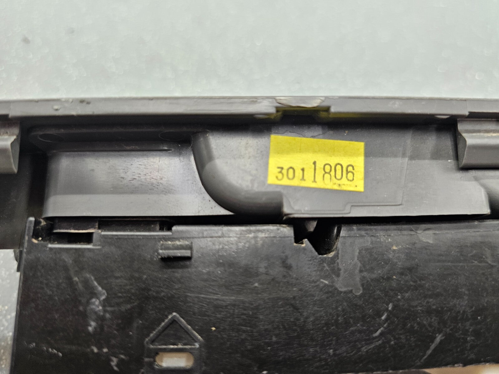 🔥04-15 TITAN ARMADA LEFT DRIVER MASTER POWER WINDOW LOCK SWITCH ASSEMBLY GRAY