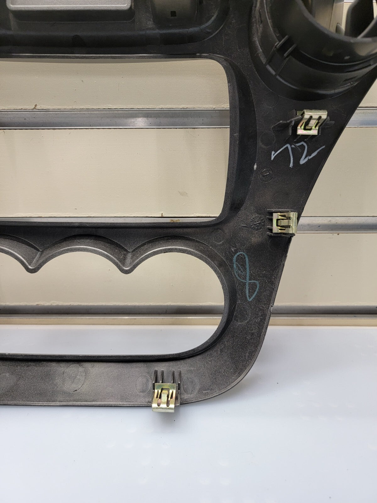 🔥2003-2007 Saturn Ion Radio AC Climate Control Bezel Assembly Vents silver