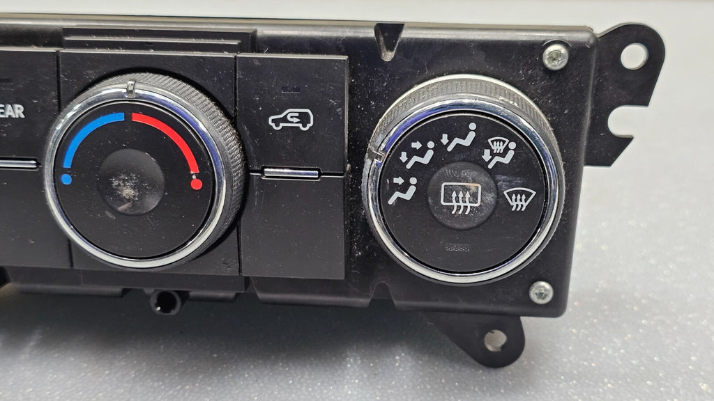 🔥09-12 CHEVY TRAVERSE DASH CENTER AC HEATER CLIMATE TEMPERATURE CONTROL UNIT