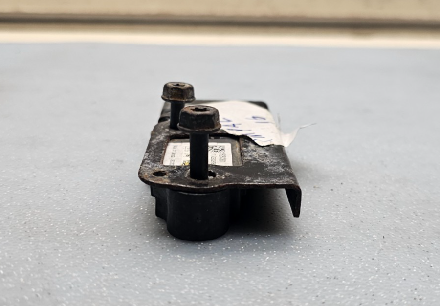 🔥06-16 impala 06-07 Monte Carlo  Inflator Restraint Front End Sensor black