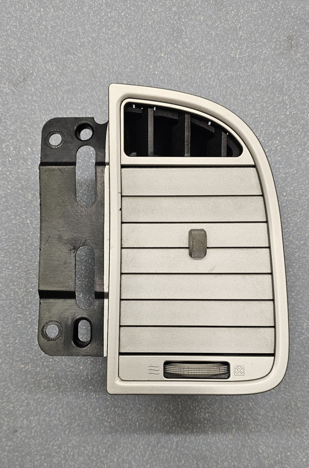 🔥07-14 LINCOLN NAVIGATOR FRONT RIGHT PASSENGER DASH AC HEATER AIR VENT SILVER