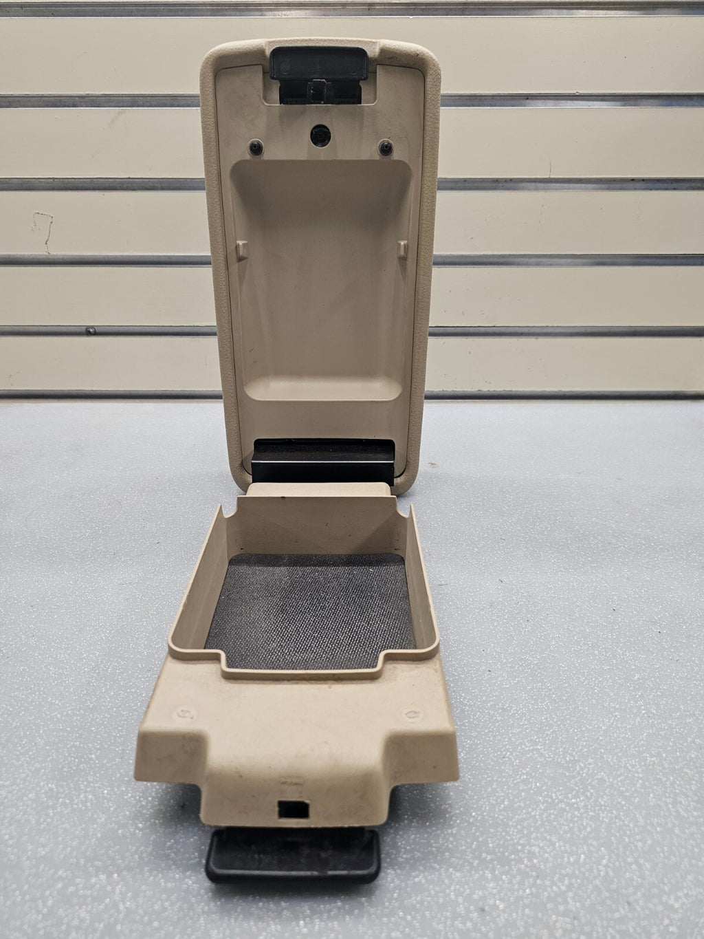 10-12 Fusion Milan Front Center Console Lid Armrest Cover Top Pad Assembly Tan