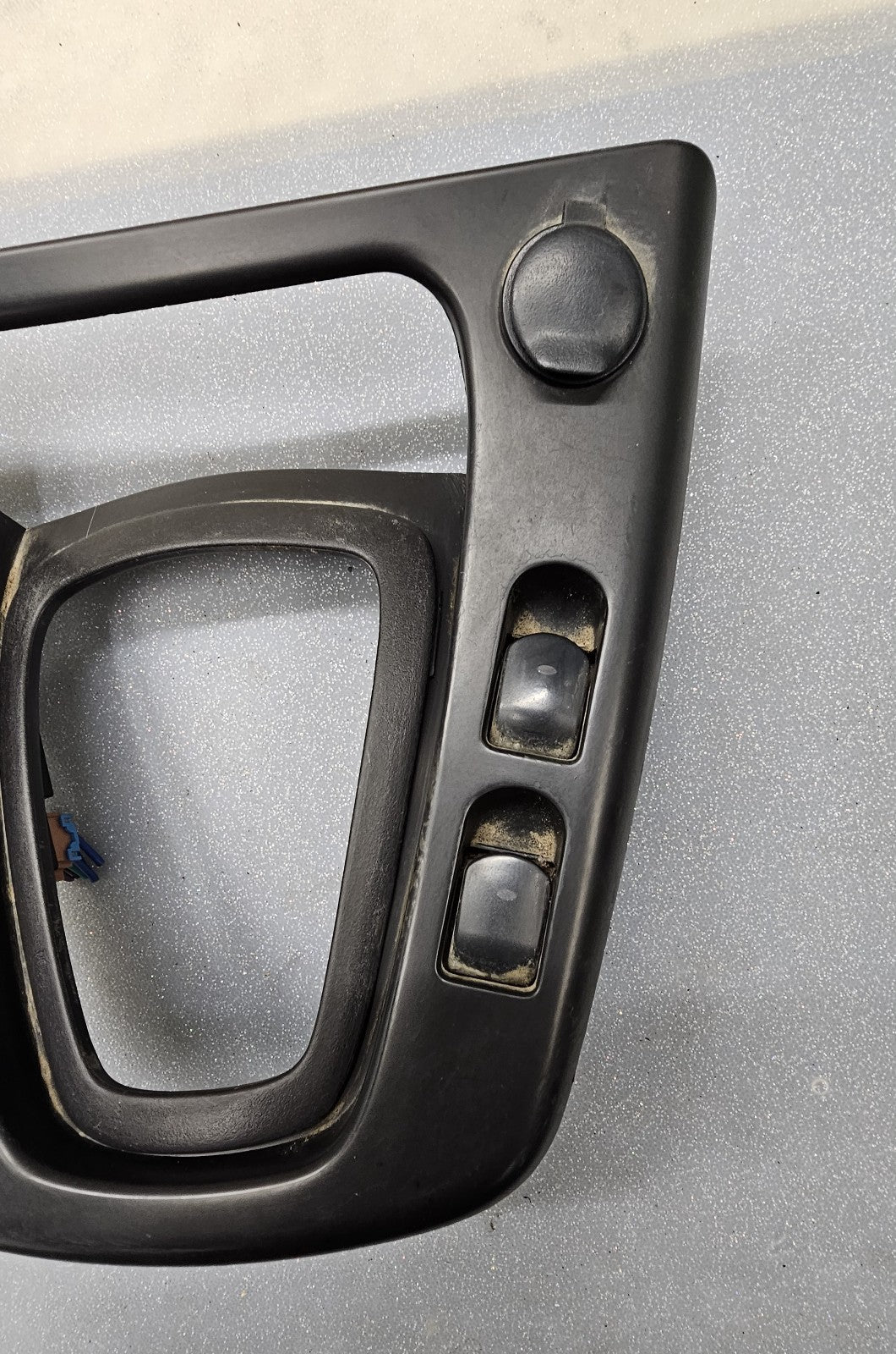 🔥06-07 Saturn Vue Console Master Power Window Switch Shifter Bezel OEM