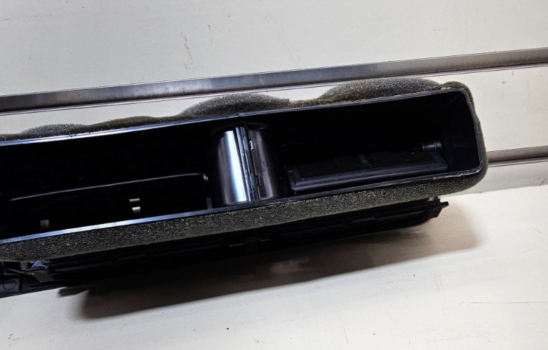 🔥11-14 Volkswagen Jetta Speedometer Instrument Cluster Dash Bezel Black