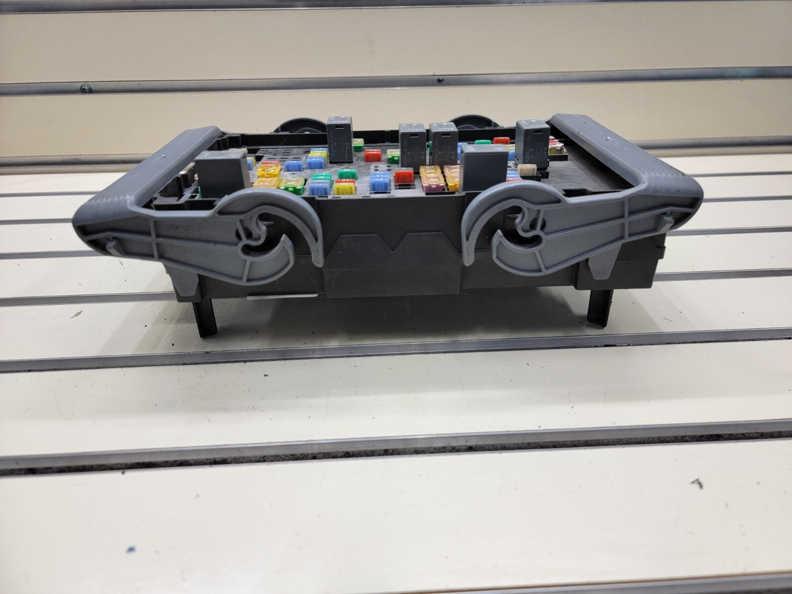 🔥 2007-2009 Tahoe Suburban Yukon Fuse Box Module A215 gray grey