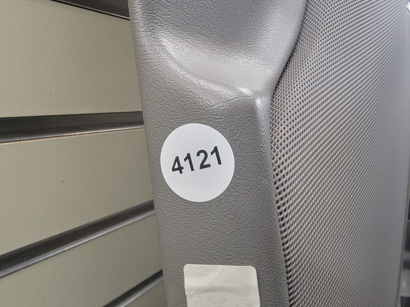 🔥2003-2006 Chevy Silverado SIERRA Door Panel Front right passenger gray D5
