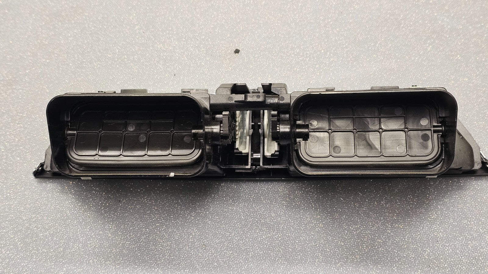 🔥 06-11 MERCEDE BENZ CLS500 W219 Dash Center Air Vent Heater Conditioning Black