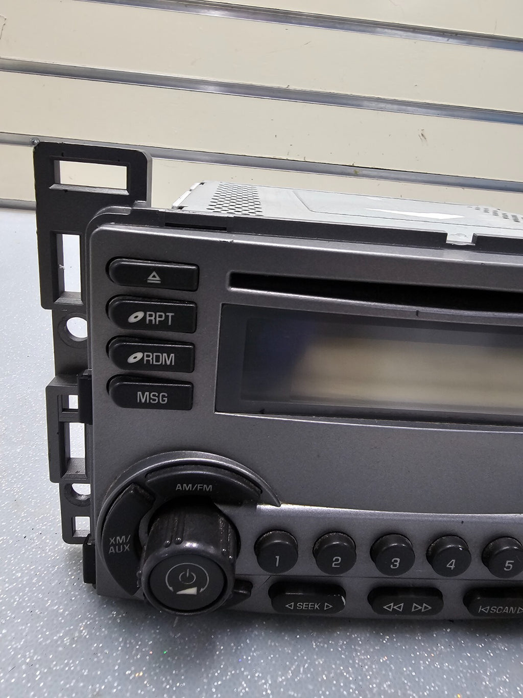🔥2006 - 2007 PONTIAC TORRENT radio receiver AM FM CD CD Player GRAY