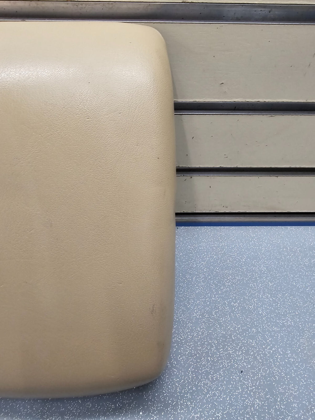 🔥07-09 Suzuki XL7 Arm Rest Center Console Lid Box Storage Top Pad Cover Tan OEM