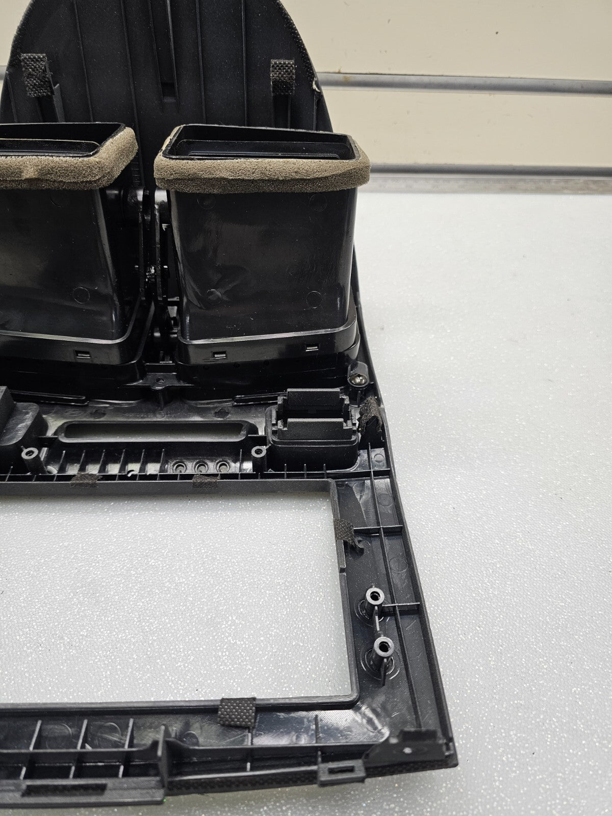 🔥2001-2006 HYUNDAI SANTA FE OEM CENTER DASH RADIO HEAT AC VENT TRIM BEZEL BLACK