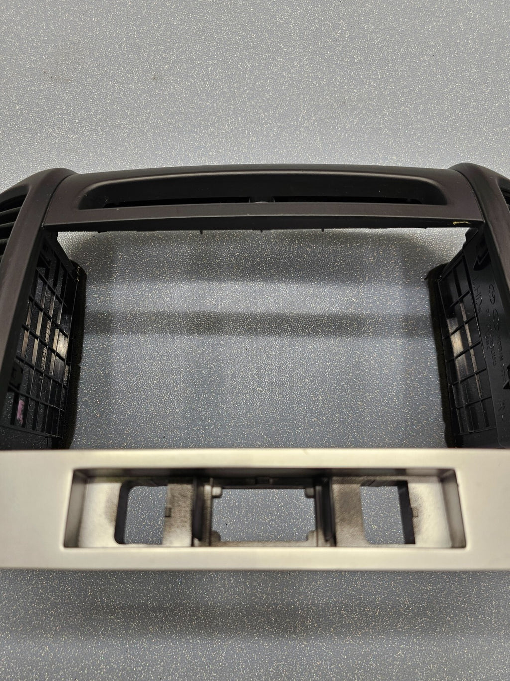 🔥10-12 Hyundai Santa Fe Dash Radio Surround Bezel Climate Trim Panel Black B53