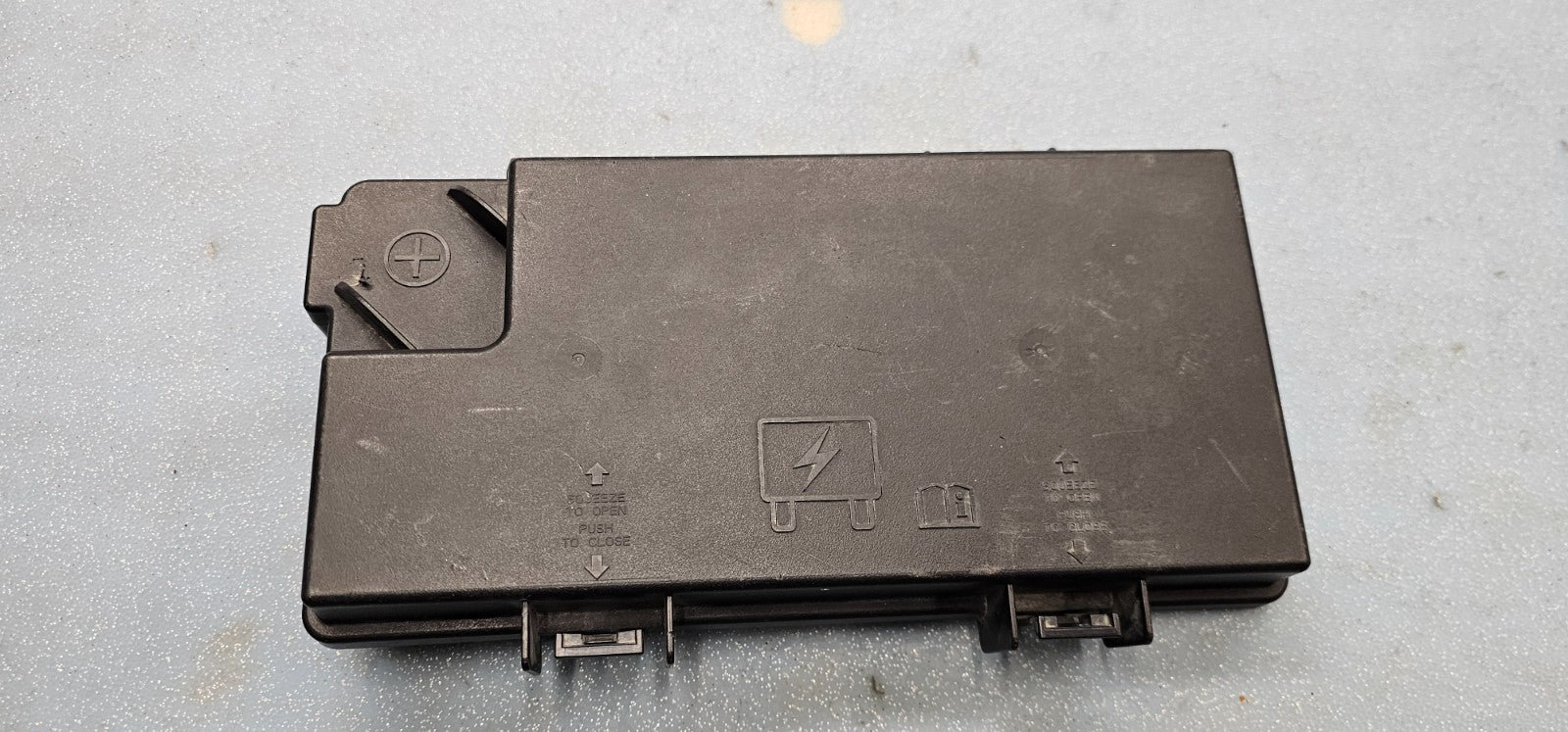 🔥11-14 Ram C/V Grand Caravan Fuse Relay Box Battery Cover Lid Junction Power 