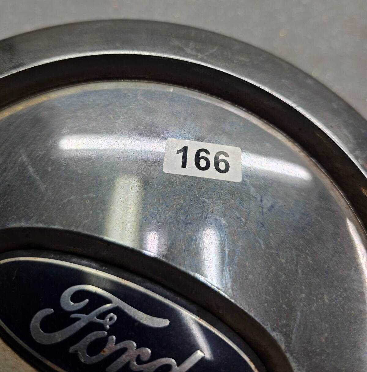 03-06 Ford Expedition Front Rear Wheel Center Cap Lip Hubcap Gray Silver Chrome