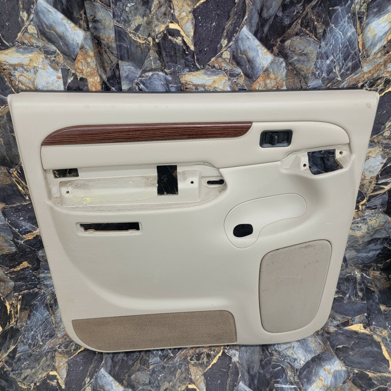 🔥99-06 Silverado SIERRA Door Panel Rear LEFT /No Arm TAN 09 D6