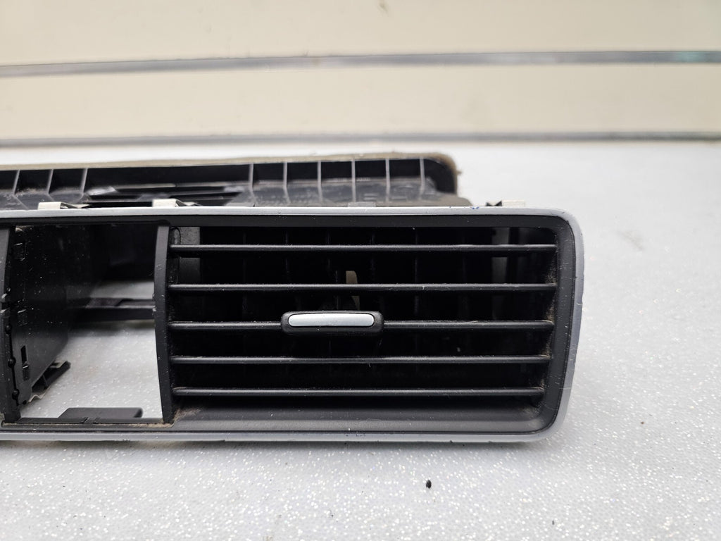 🔥2012 - 2015 Volkswagen Passat Dash Center Air Vents OEM