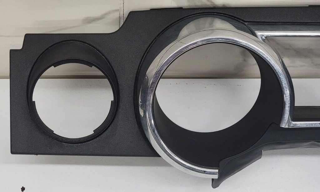🔥05-09 Mustang Dash Instrument Cluster Bezel Speedometer Trim Chrome/Black C32