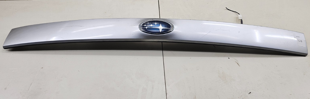 🔥2009-2013 SUBARU FORESTER REAR TAILGATE TRUNK MOLDING TRIM W/ BADGE GRAY OEM