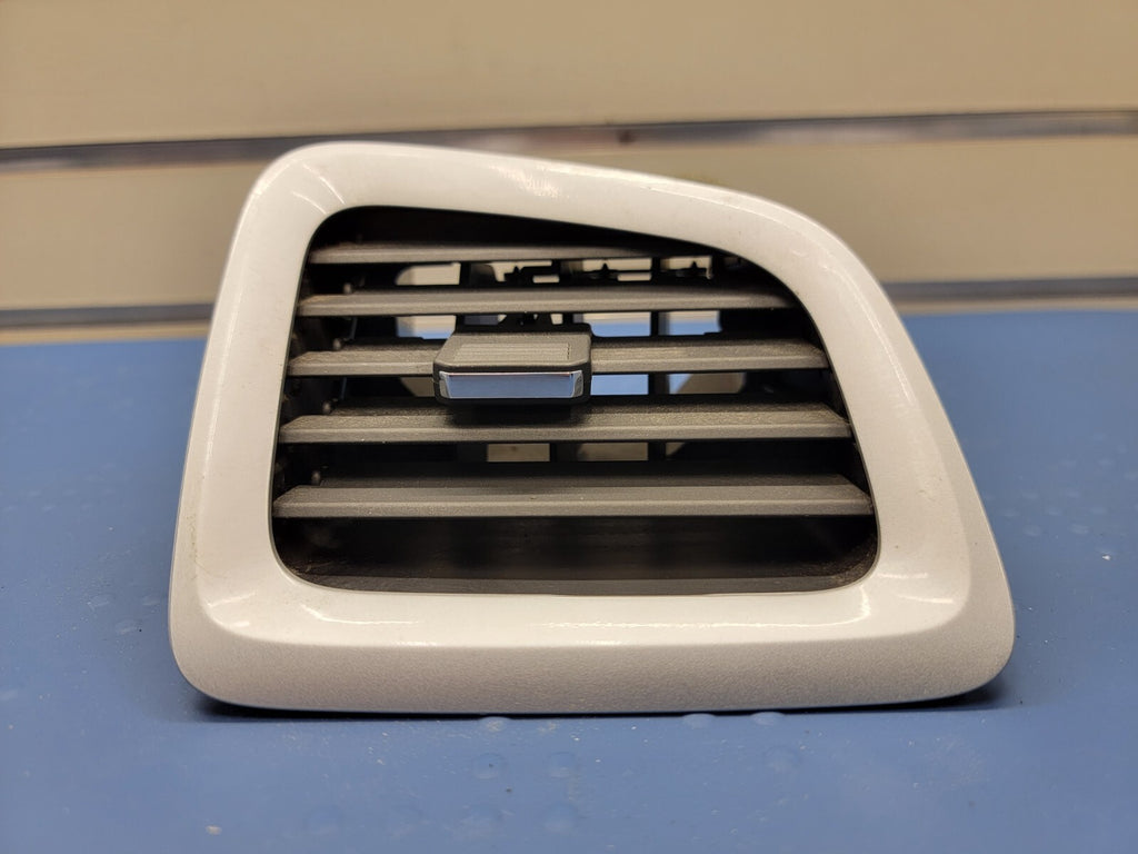 🔥10-17 CHEVROLET EQUINOX RIGHT FRONT PASSENGER DASH AC HEATER AIR VEN VT31