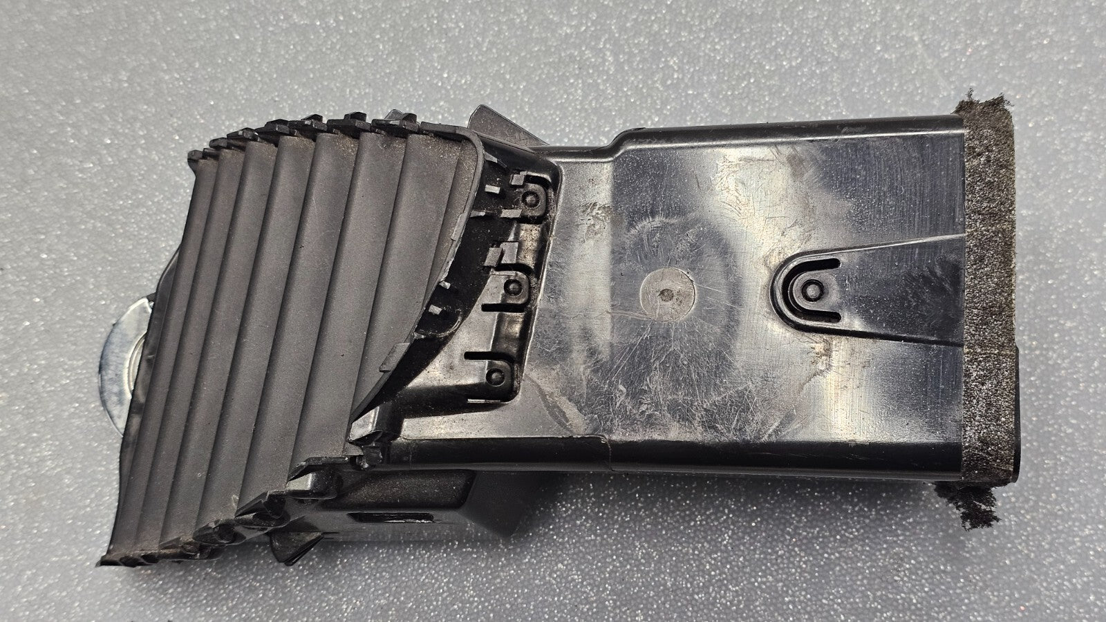11-20 GRAND CARAVAN TOWN&COUNTRY DASH LEFT DRIVER AC AIR VENT HEATER PANEL BLACK