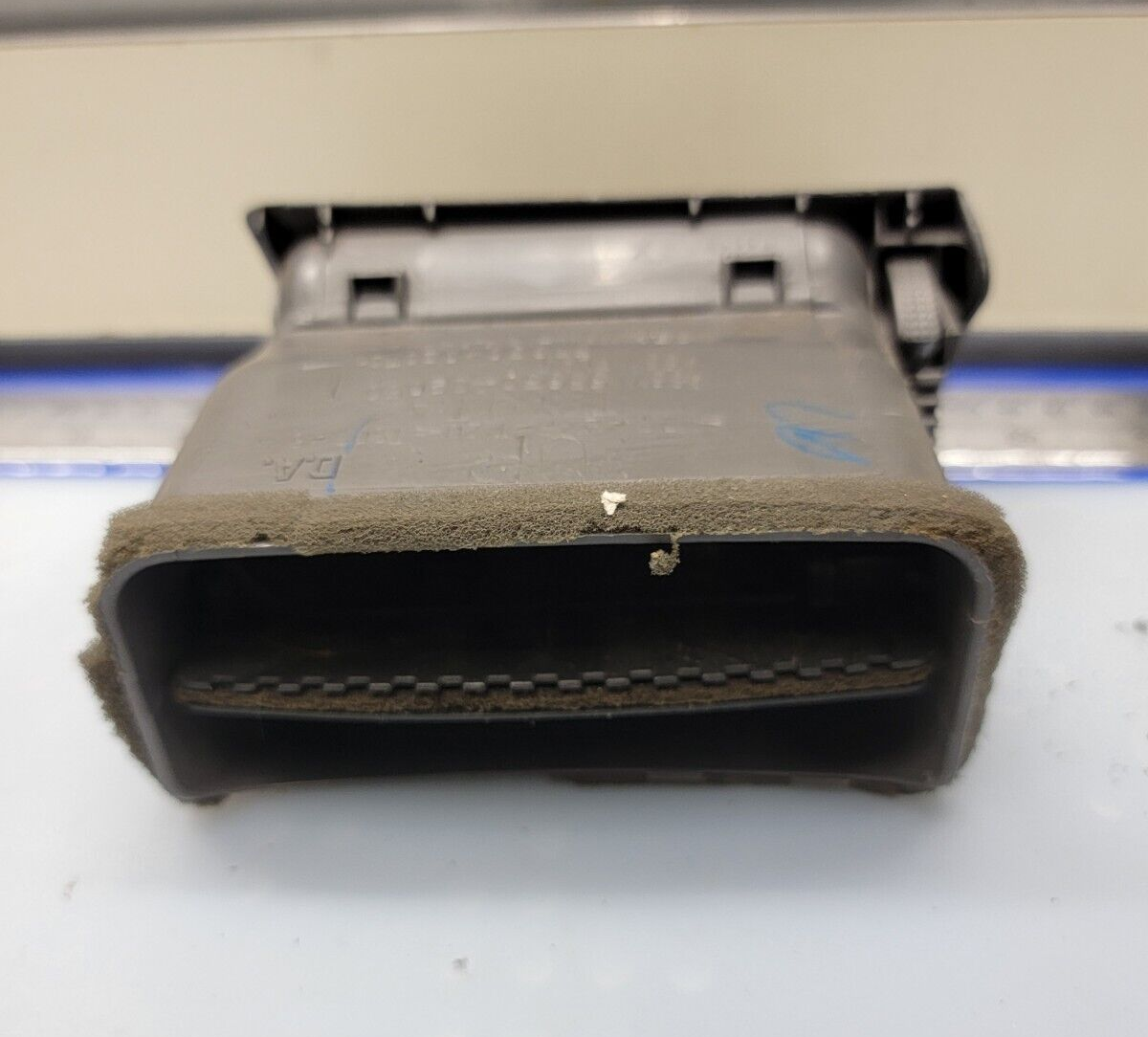 🔥2003-2008 TOYOTA COROLLA FRONT DASH A/C Center Left Driver Air Vent Gray OEM