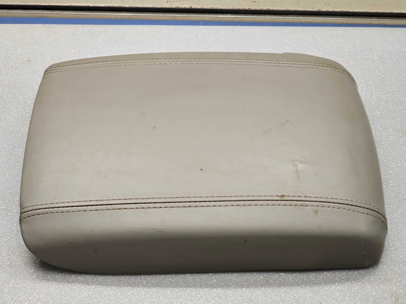 🔥03-06 Escalade Yukon Center Console Armrest Lid Box Storage Assembly Gray L8