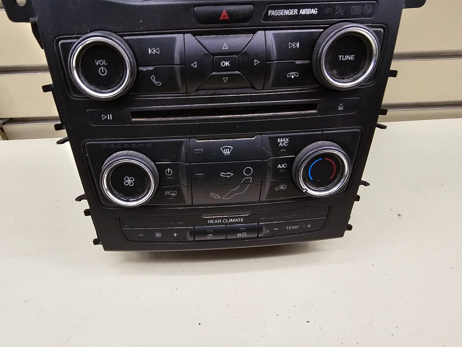 🔥16-18 FORD EXPLORER DASH CD FM RADIO BEZEL CLIMATE TEMPERATURE CONTROL PANEL