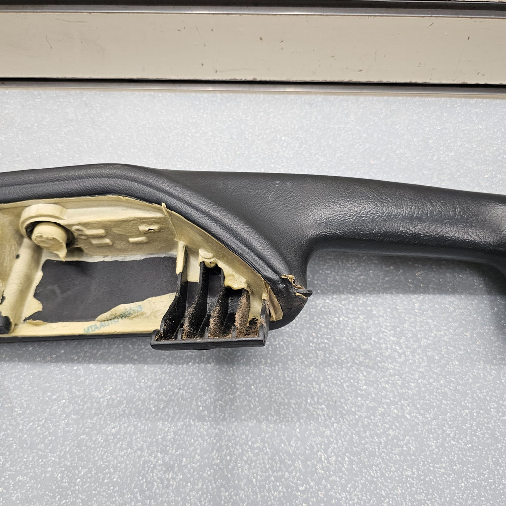 99-06 Chevy GMC Silverado TAHOE Door Panel ARMREST Front LEFT Handle GRAPHITE H3