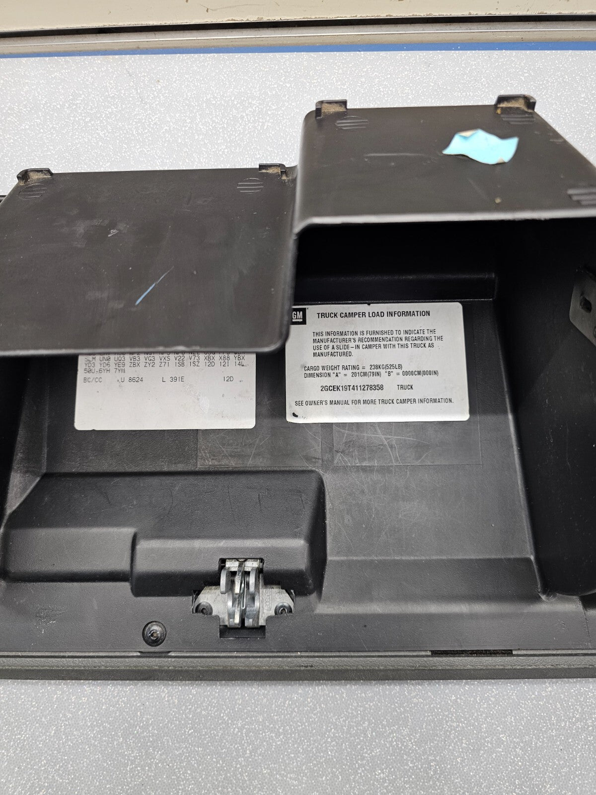 🔥99-06 SILVERADO SIERRA Dash GLOVE BOX Storage Compartment Assembly GRAPHITE G3