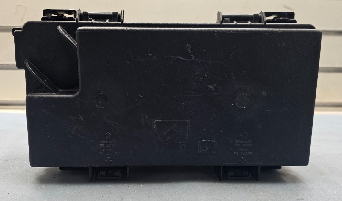 🔥2012 DODGE GRAND CARAVAN TOWN & COUNTRY TIPM FUSE BOX BCM POWER MODULE RELAY