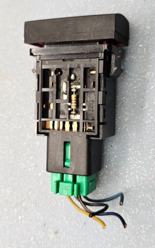 🔥04-09 Kia Cerato/Spectra Hazard Warning light switch Black OEM