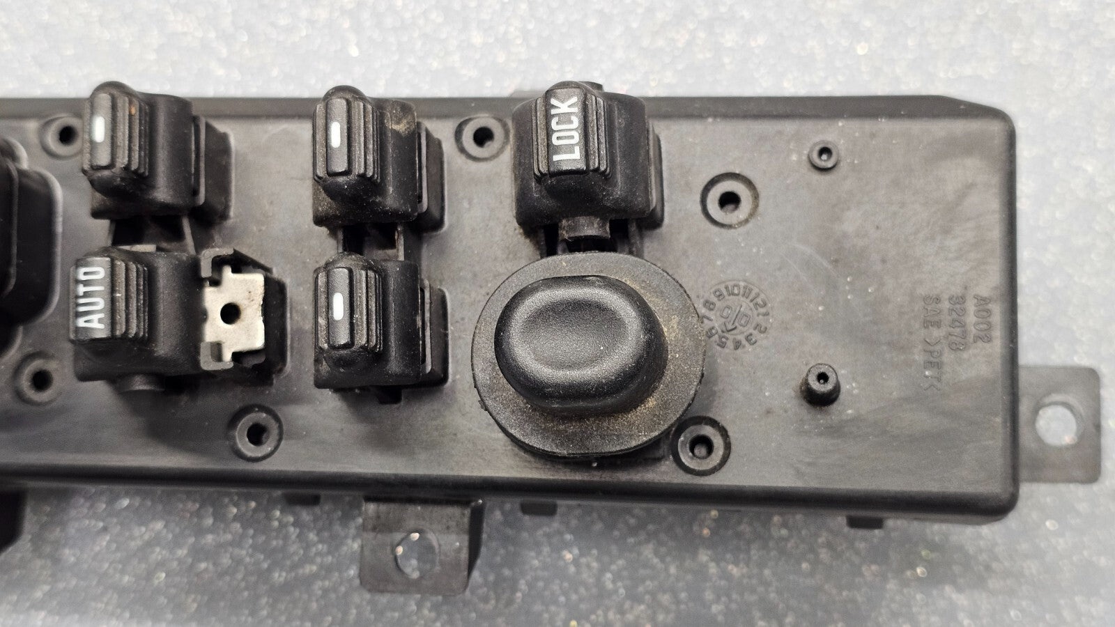 99-04 Jeep Grand Cherokee Driver Left Master Door Window Mirror Switch Assembly