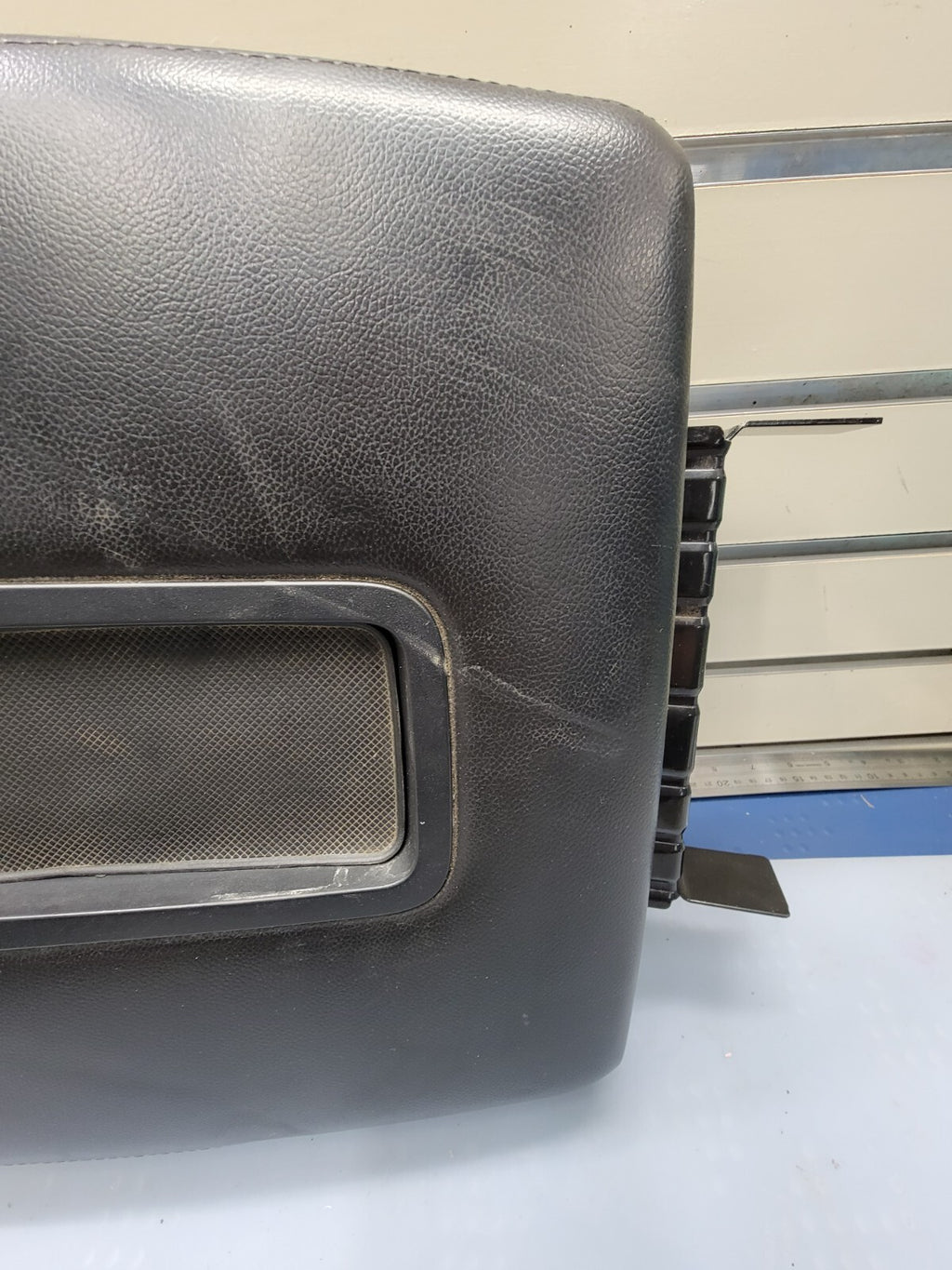 🔥07-13 Chevy Tahoe, Suburban, Yukon Leather Console Lid Armrest Cover Black JS5