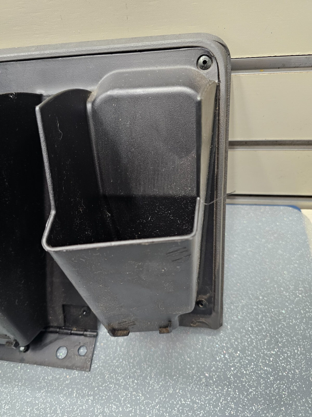 🔥99-06 SILVERADO SIERRA Dash GLOVE BOX Storage Compartment Assembly GRAY G3