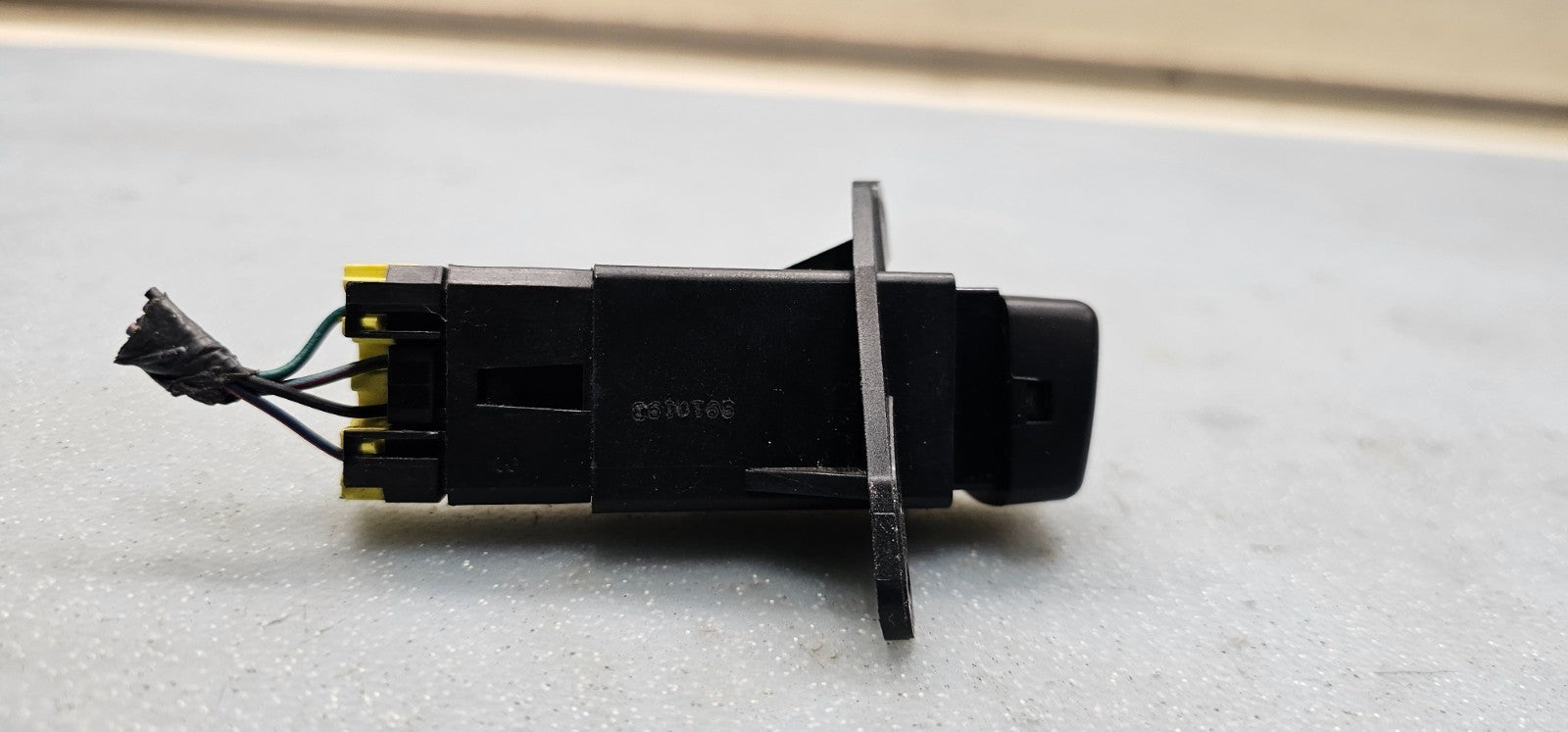 🔥99-02 Ford Expedition Navigator Rear Defroster Control Switch Assembly Black