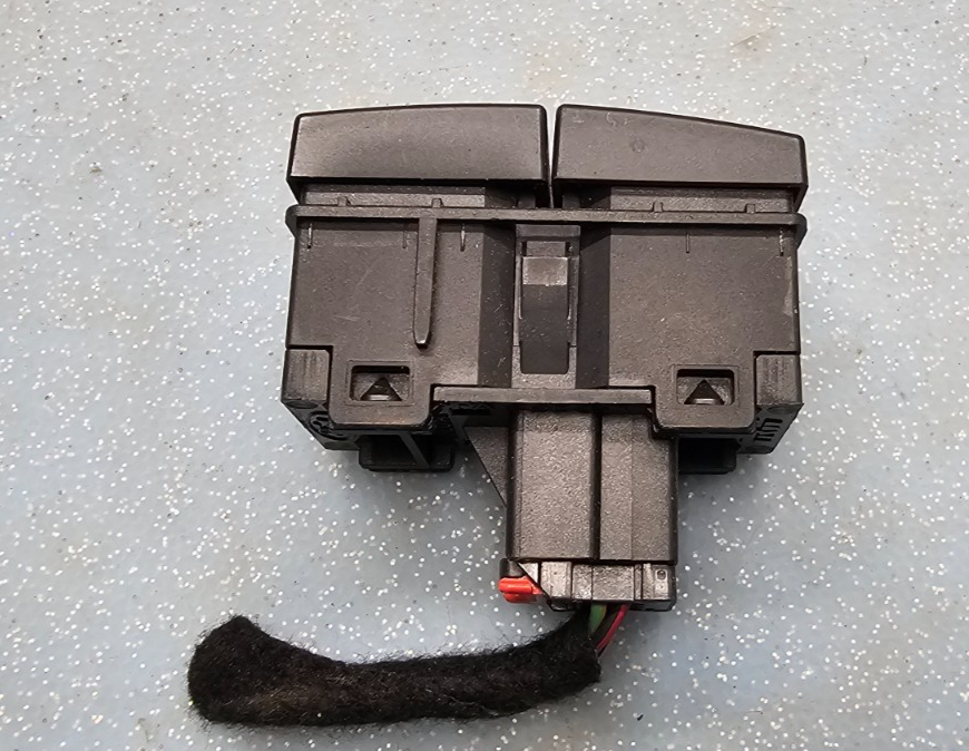 🔥05-07 FORD Focus Emergency Hazard Light Flasher Button Control Switch  BLACK