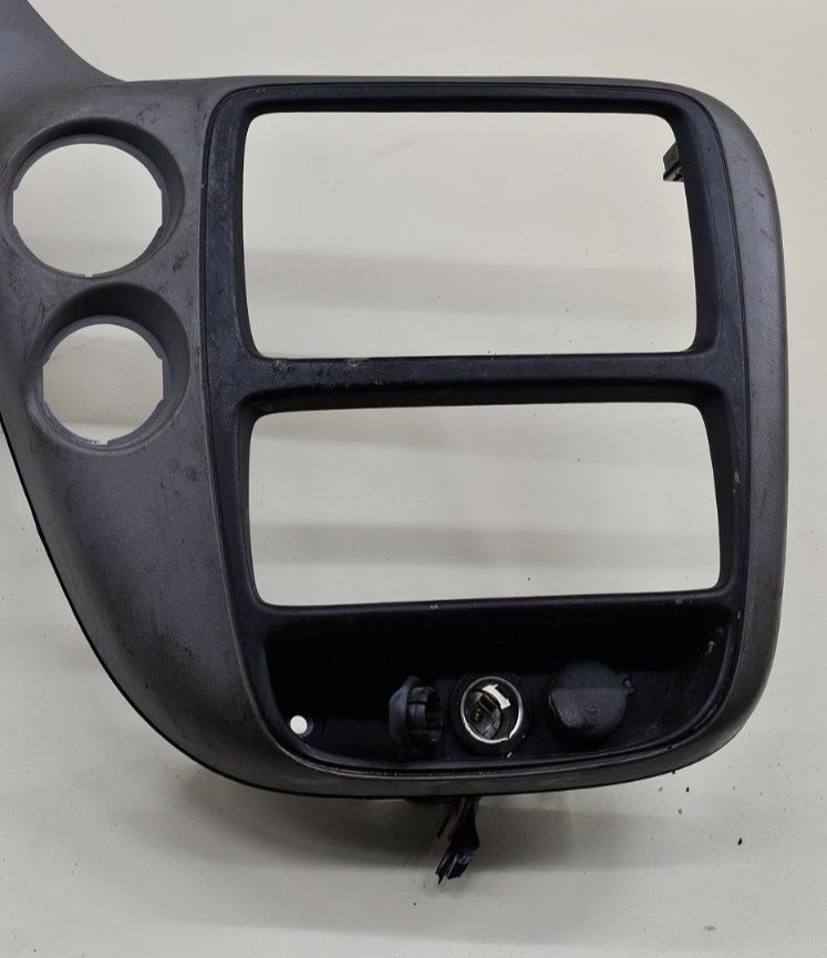 02-09 Trailblazer Dash Instrument Cluster Speedometer Bezel Trim Panel Gray C10