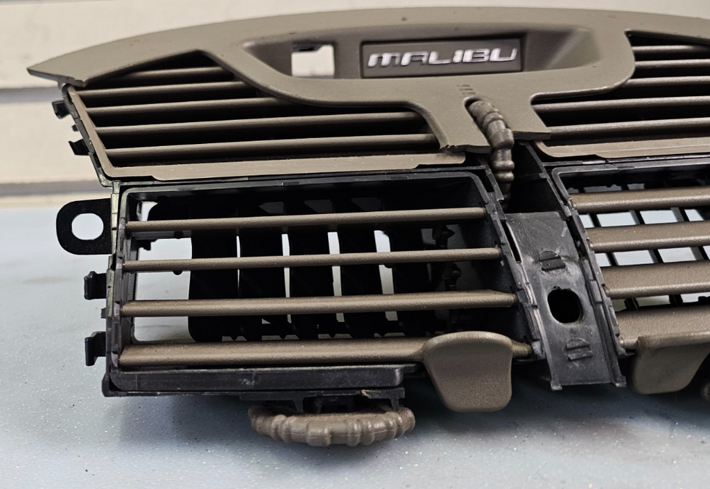 🔥04-08 Chevy Malibu Center Dash AC A/C HVAC AIR Vent Heater Tan OEM
