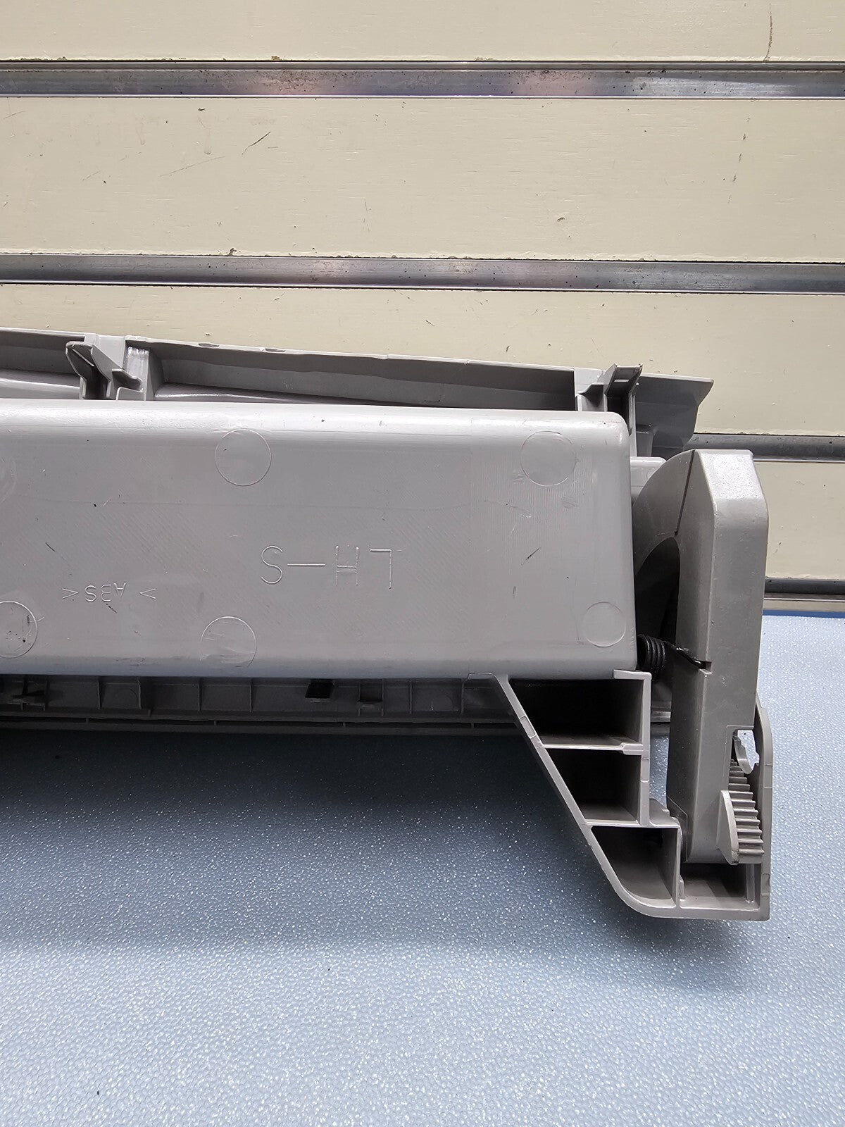 🔥09-13 Toyota Corolla Dash UPPER GLOVE BOX Storage Compartment Door GRAY OEM