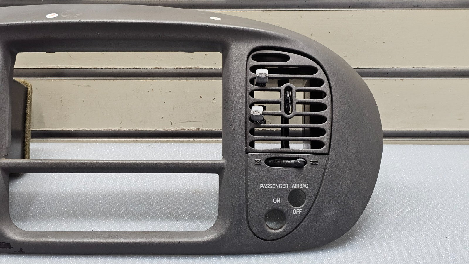 🔥97-03 Ford F150 Center Dash AM FM Radio Climate Trim Stereo BEZEL Panel DK Tan