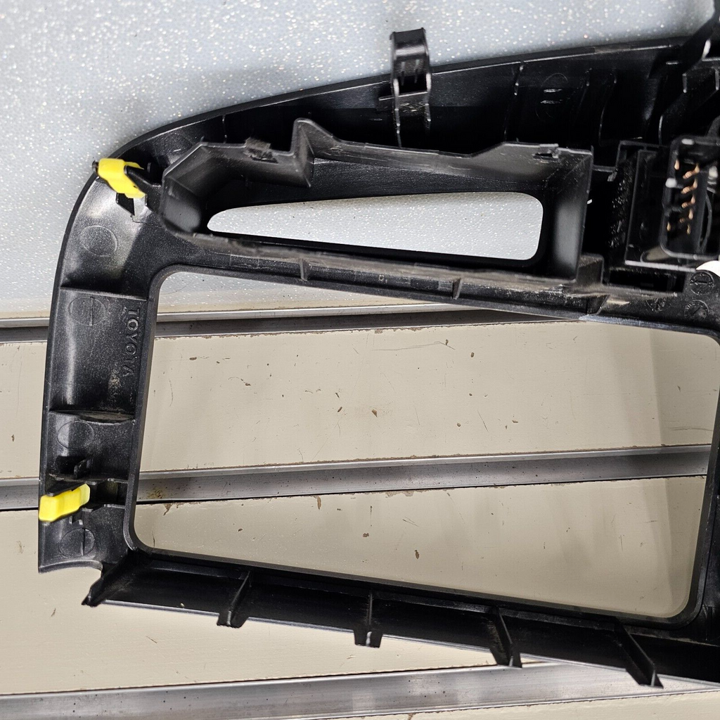 🔥03-08 Toyota MATRIX Pontiac VIBE Center Dash Radio Bezel Trim Panel SILVER B26
