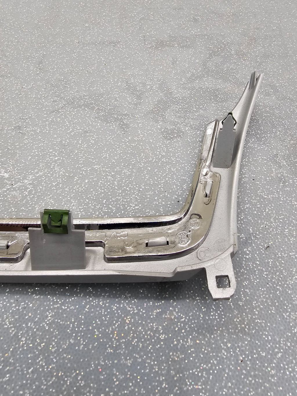 🔥08-12 Chevy MALIBU Center Dash Radio Bezel Panel UPPER Vent Trim SILVER B8